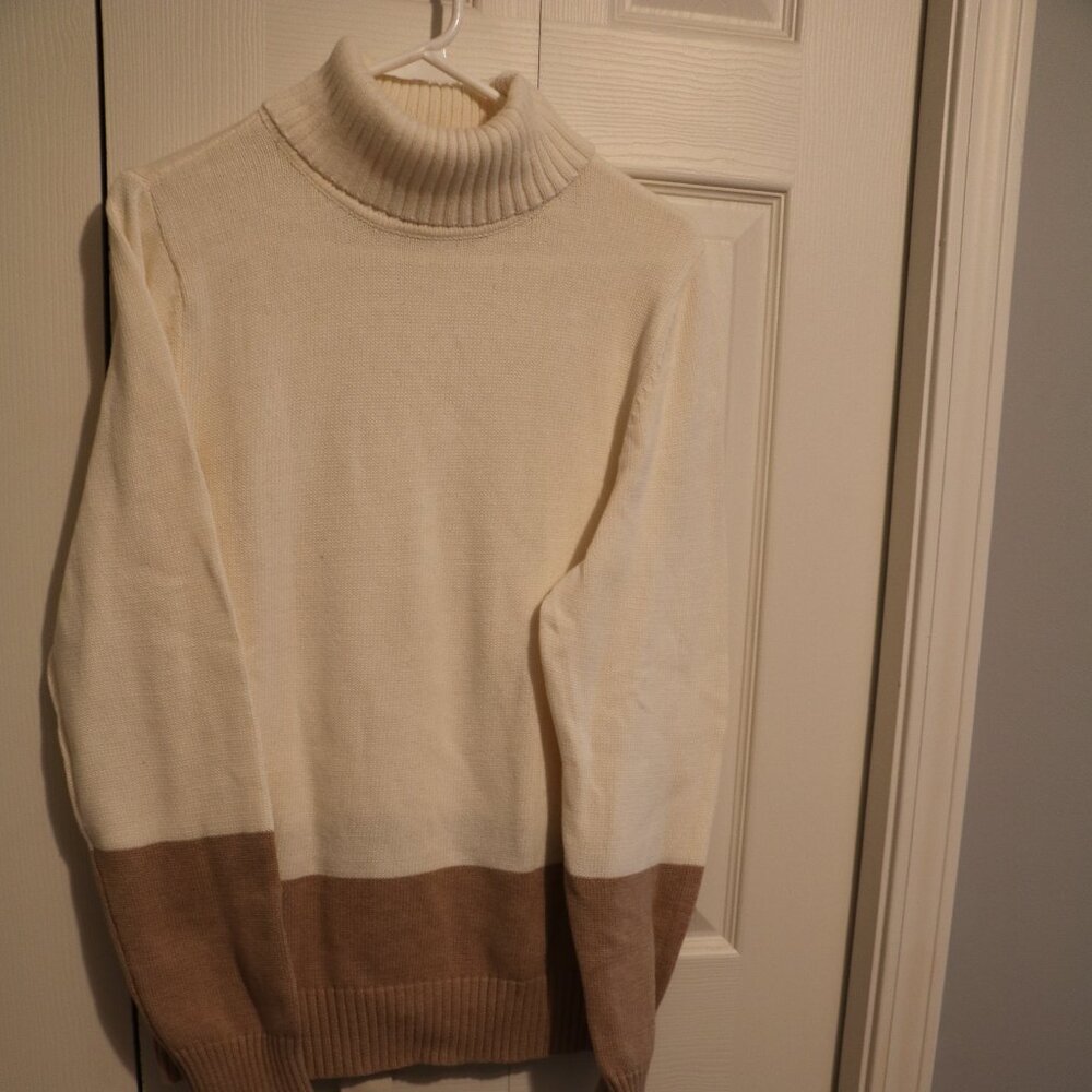 Croft & Barrow Womens  L Turtle Neck Two Tone Sweater